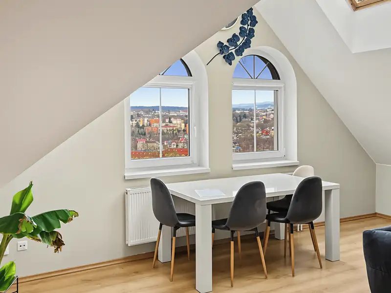 Prodej bytu 3+1 120 m², Karlovy Vary – náhled fotky 2
