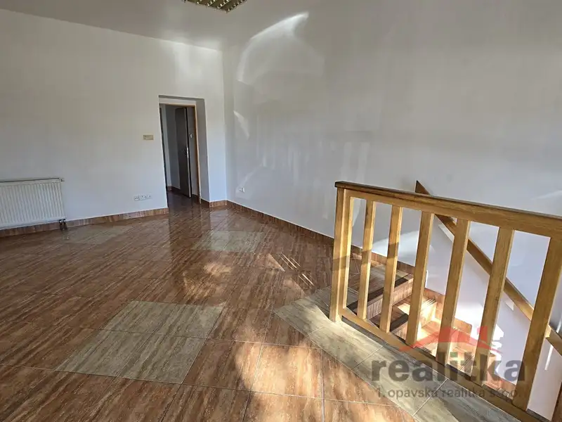 Prodej obchodního prostoru 37 m², Opava – náhled fotky 2