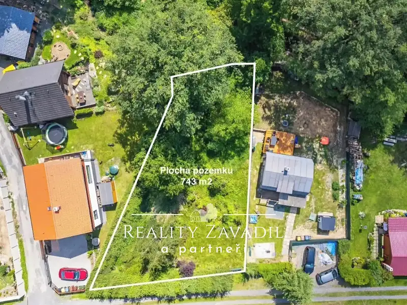 Prodej stavebního pozemku 743 m², Babice – náhled fotky 2