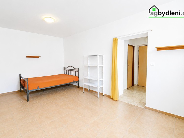 Комерційне приміщення на продаж, 28 м² (2 з 13)