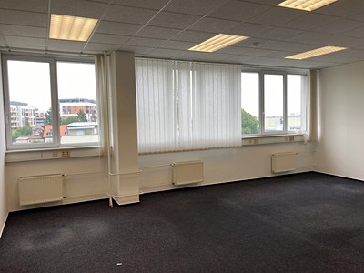 Pronájem komerčního prostoru, 36 m² (2 z 8)