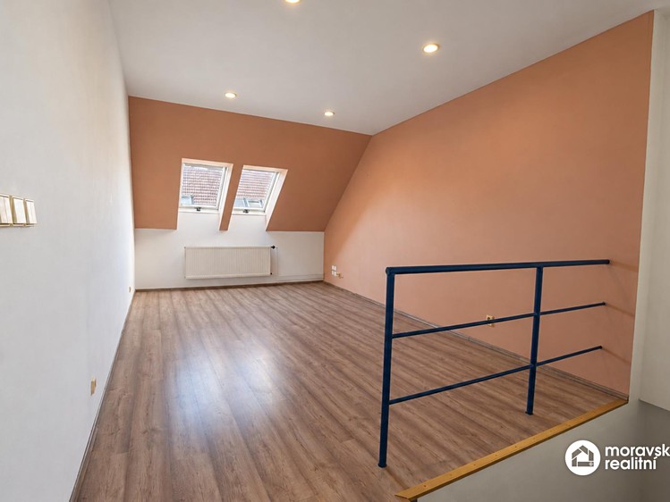 Комерційне приміщення в оренду, 100 м² (3 з 17)