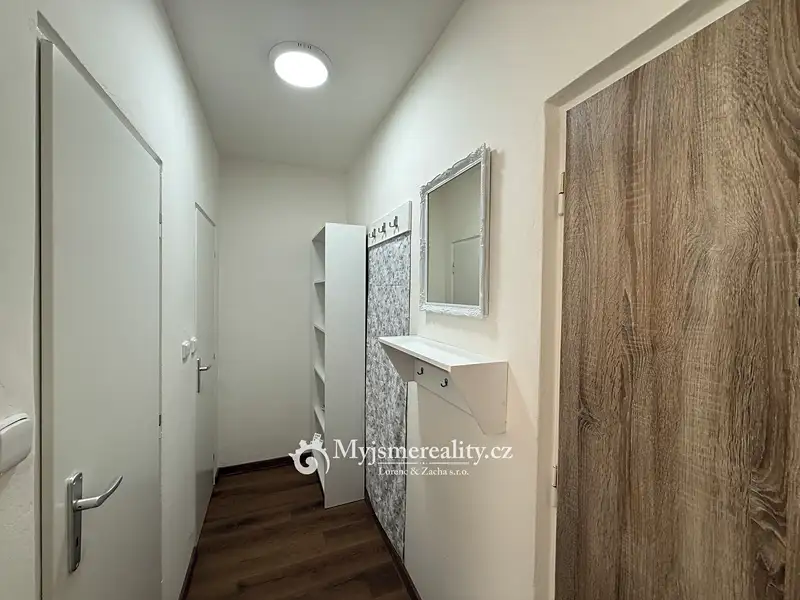 Pronájem bytu 1+1 32 m², Zlín – náhled fotky 3