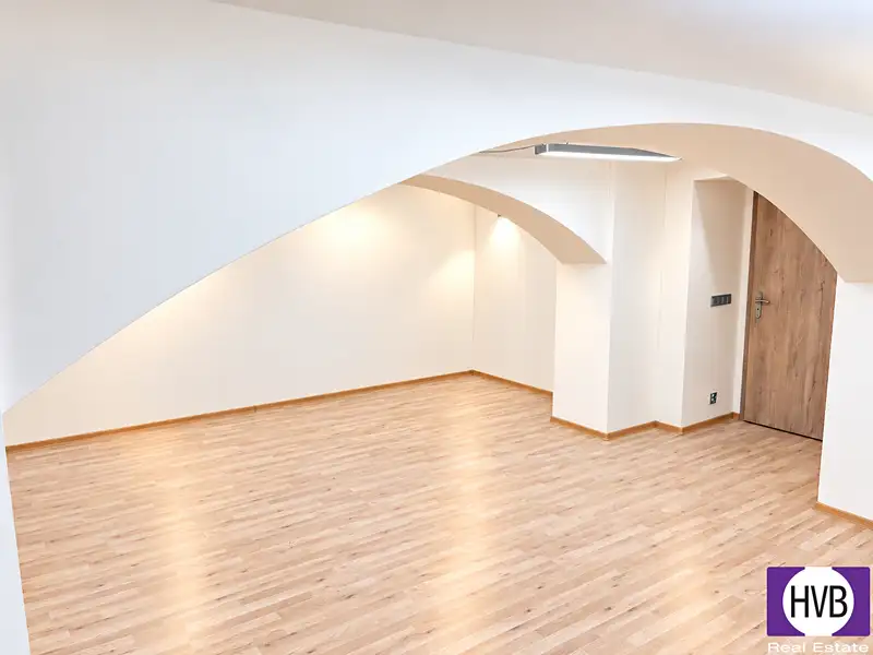 Prodej kanceláře 55 m², Praha – náhled fotky 2