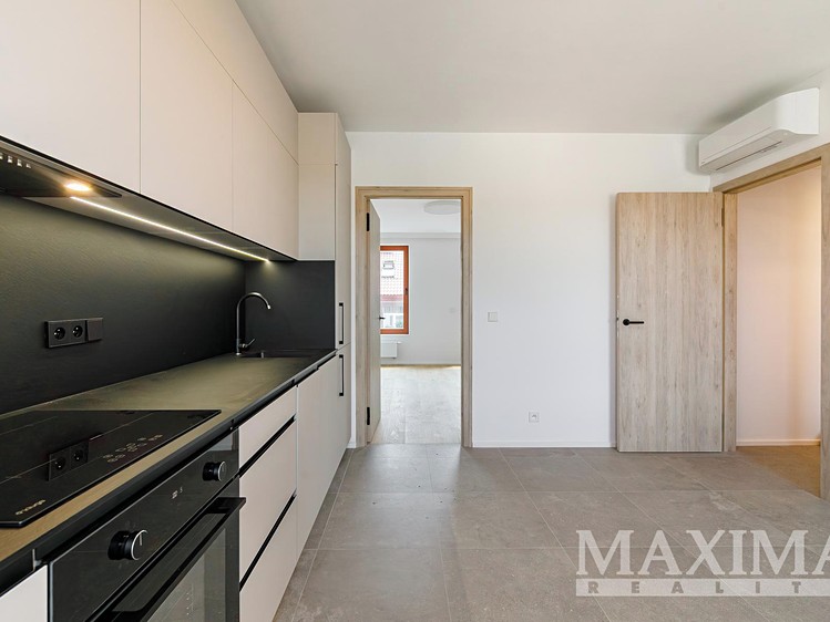 Pronájem bytu 2+kk, 45 m² (1 z 24)