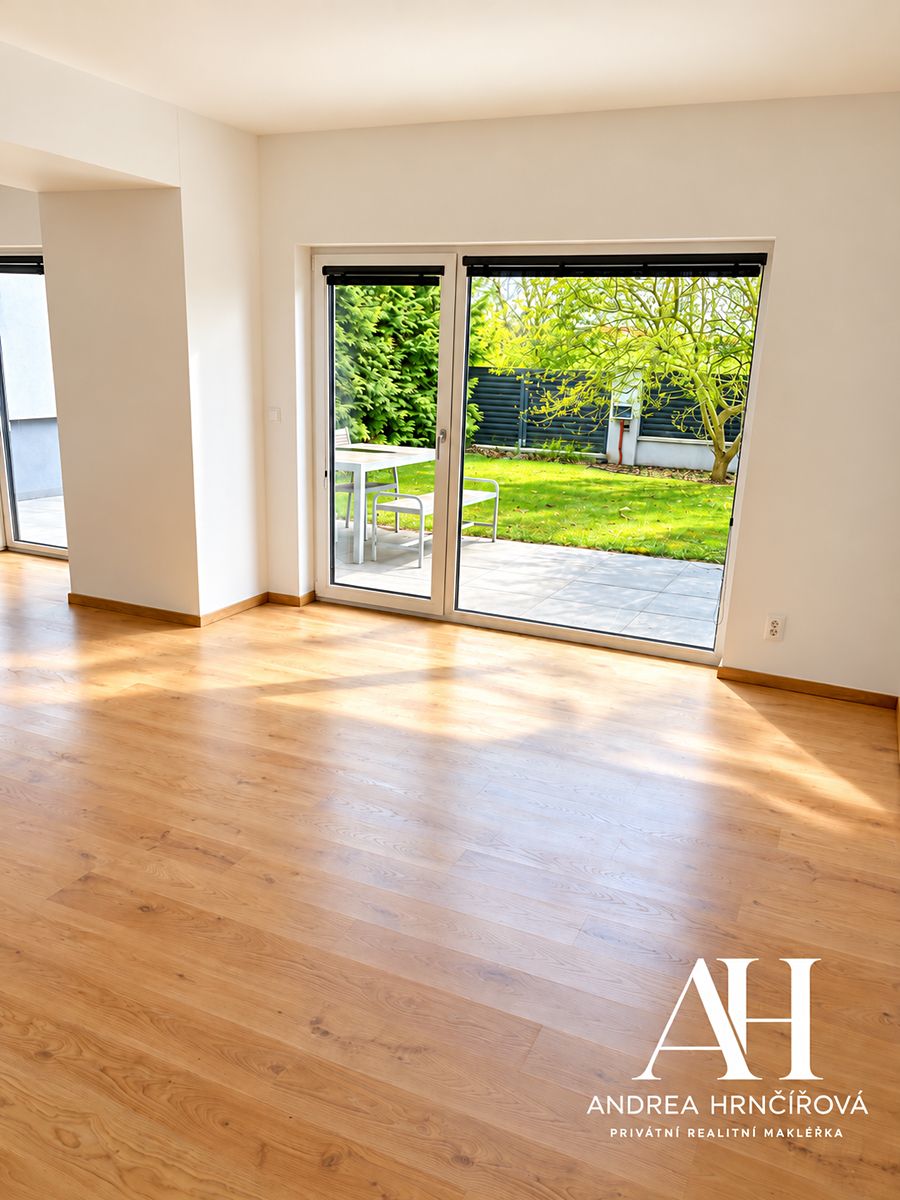 Pronájem rodinného domu 120 m², pozemek 260 m², Praha – fotka 1 z 3