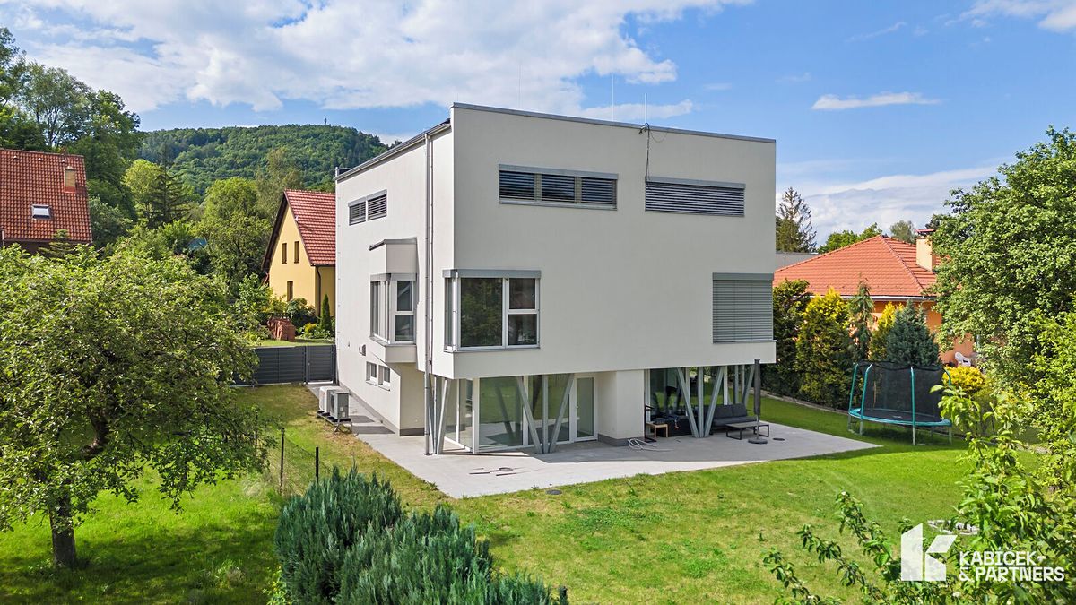 Prodej rodinného domu 171 m², pozemek 300 m², Kopřivnice – fotka 1 z 3