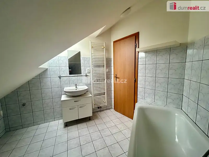 Pronájem bytu 2+kk 55 m², Kolín – náhled fotky 2