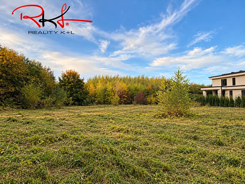 Prodej stavebního pozemku 865 m², Hradešín – náhled fotky 1