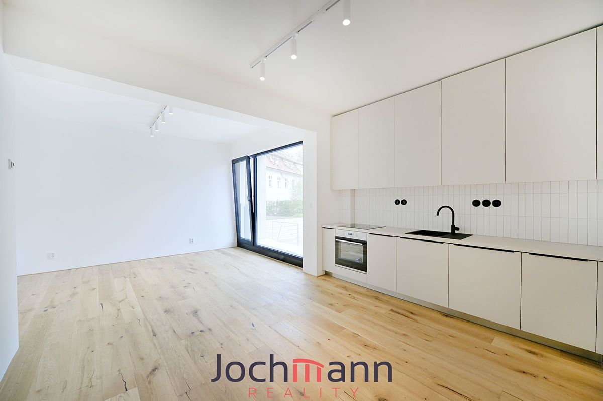 Pronájem bytu 1+kk 38 m², Boršov nad Vltavou – fotka 1 z 3