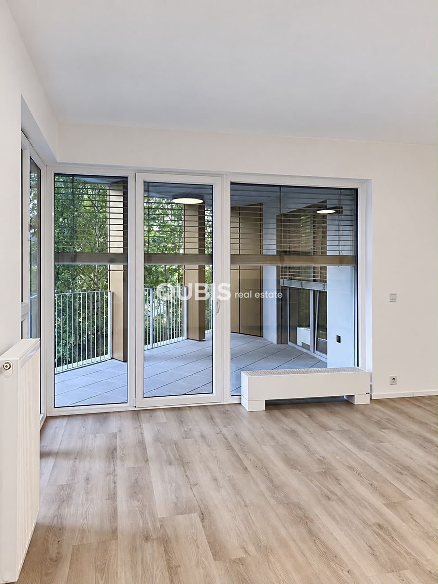 Pronájem bytu 2+kk 82 m² – fotografie 3