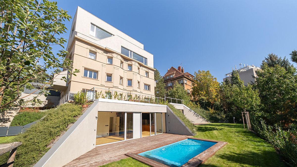 Prodej bytu 5+kk 243 m², Praha – fotka 1 z 3