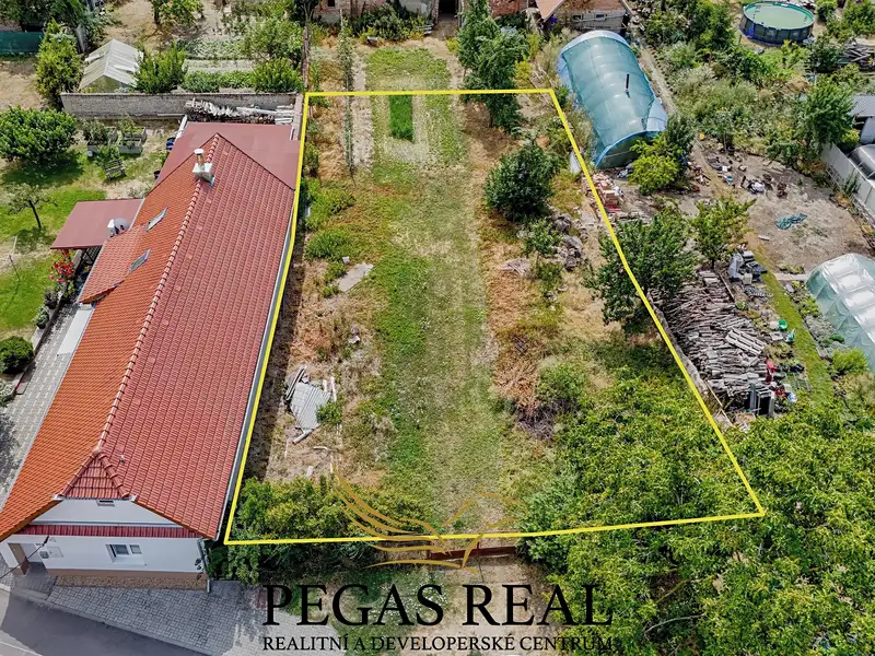 Prodej stavebního pozemku 618 m², Hrádek – náhled fotky 1