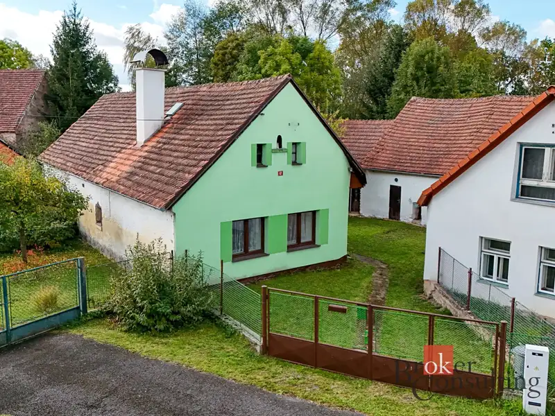 Prodej rodinného domu 188 m², pozemek 2122 m², Neurazy – náhled fotky 1