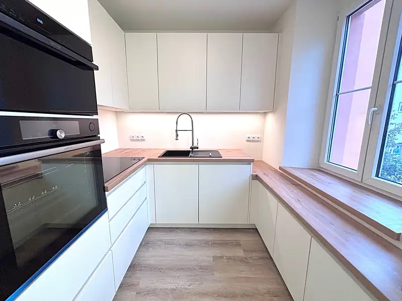 Pronájem bytu 2+kk 66 m², Praha – náhled fotky 1