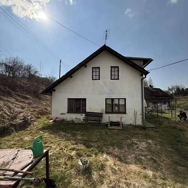 Dražba rodinného domu 236 m², pozemek 870 m², Žďárek – náhled fotky 1