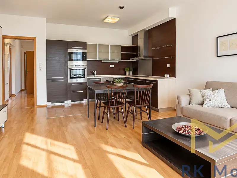 Pronájem bytu 2+kk 60 m², Praha – náhled fotky 1