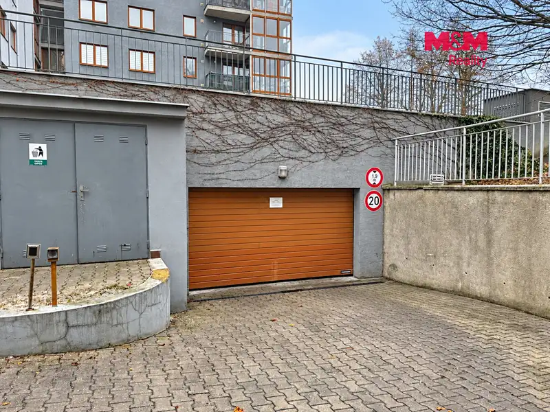 Prodej garážového stání 11 m², Praha – náhled fotky 3