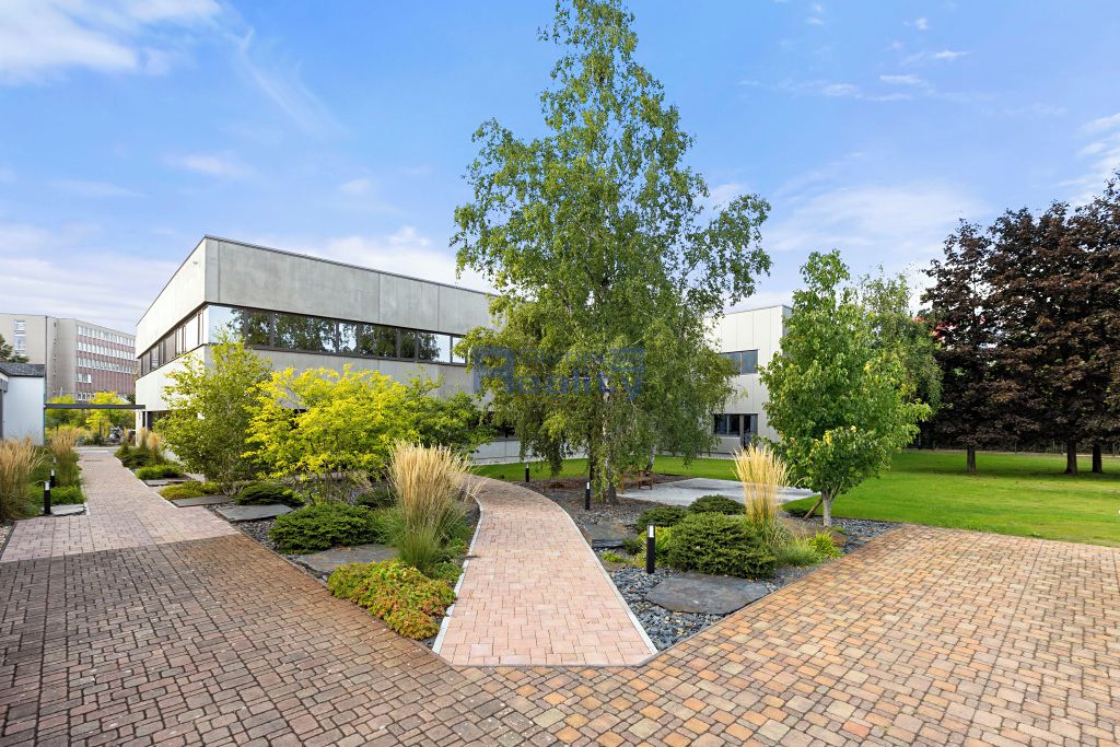 Prodej výrobní haly, prostoru 2133 m², Hradec Králové – fotka 1 z 3