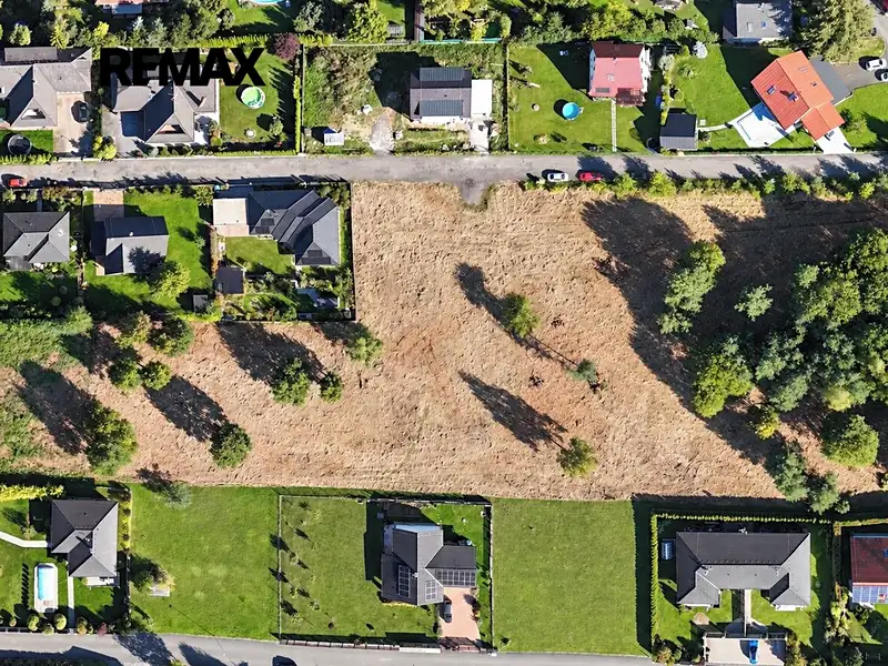 Prodej stavebního pozemku 1000 m², Březí – náhled fotky 3