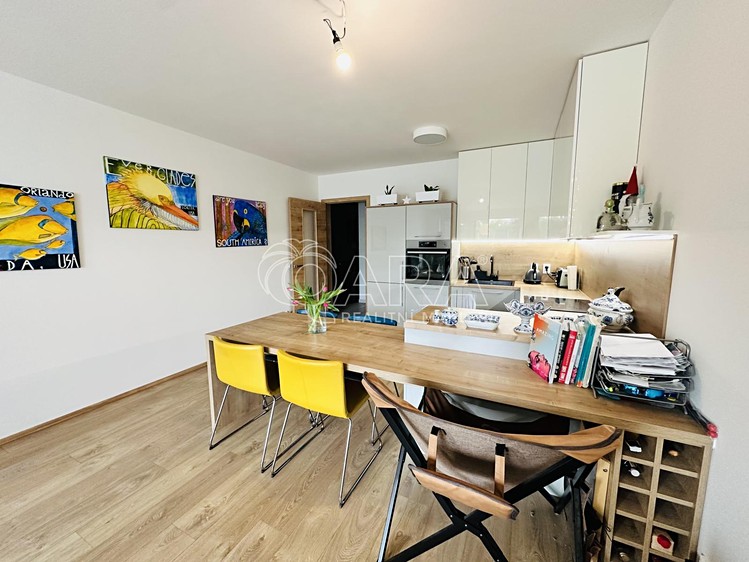 Pronájem bytu 2+kk, 80 m² (10 z 26)