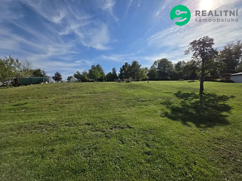 Prodej stavebního pozemku 1200 m²