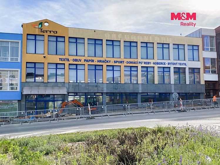 Комерційне приміщення на продаж, 1 200 м² (4 з 29)