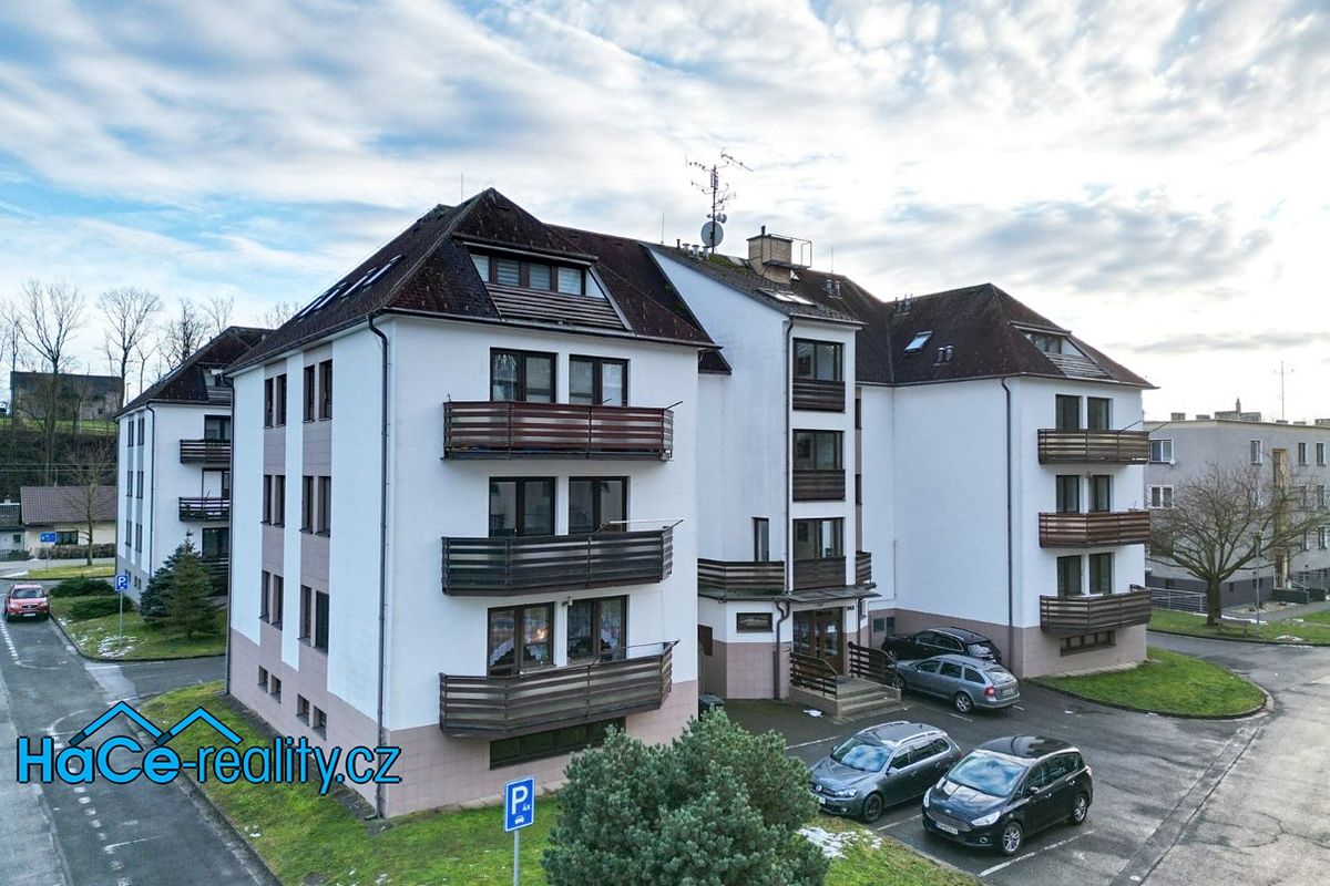 Prodej bytu 1+1 50 m², Kvasiny – fotka 1 z 3