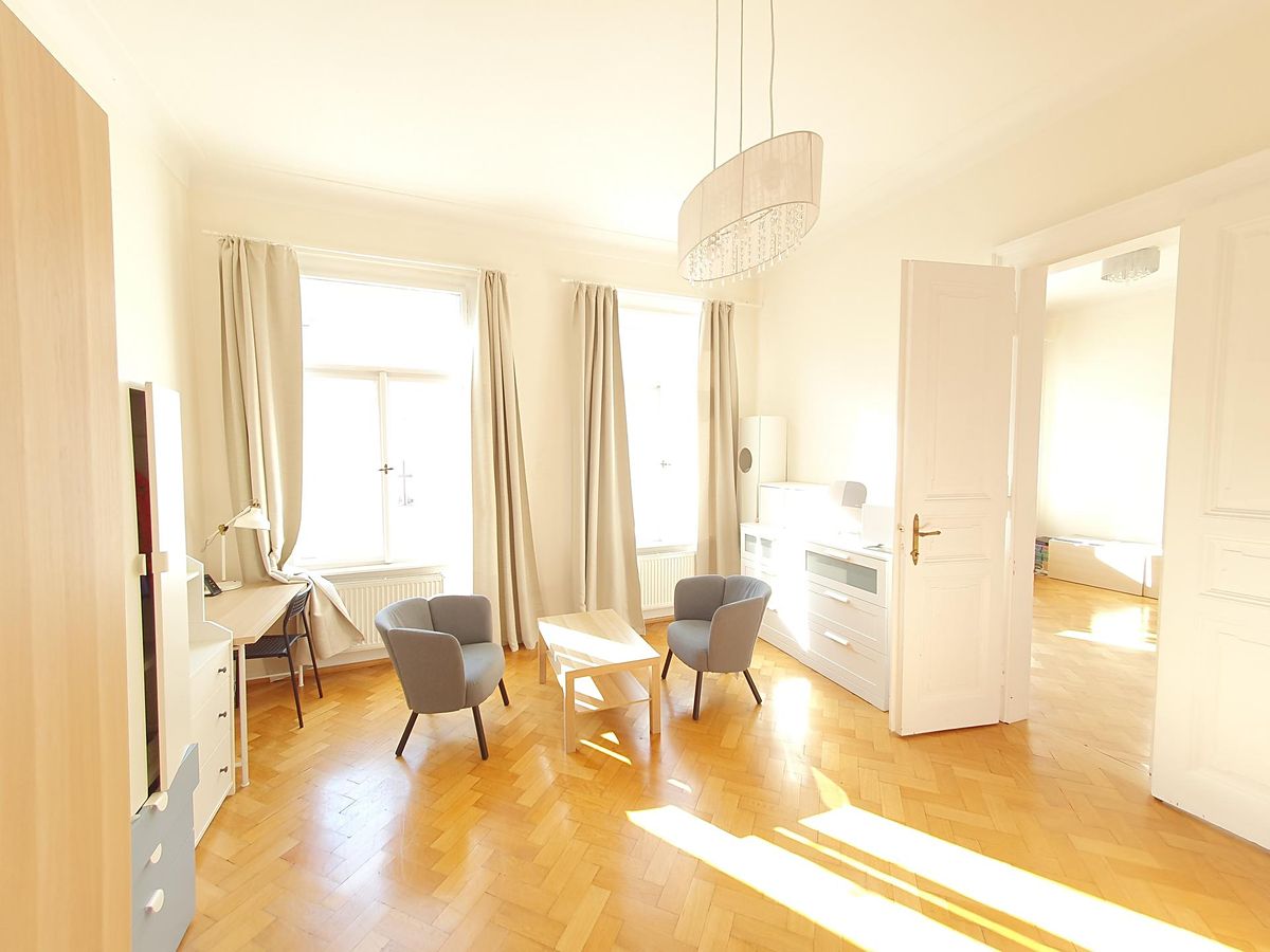 Pronájem bytu 4+kk 128 m², Praha – fotka 1 z 3