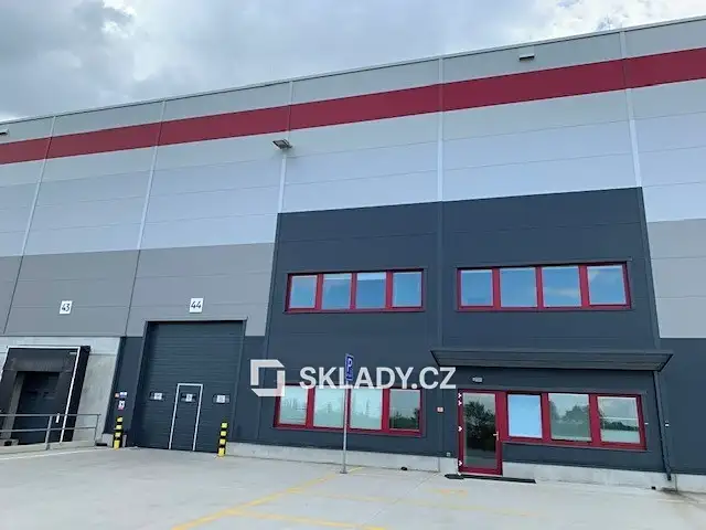 Pronájem skladového prostoru 4500 m², Zeleneč – náhled fotky 1