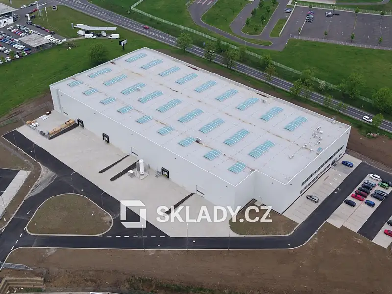 Pronájem skladového prostoru 7000 m², Zákupy – náhled fotky 2