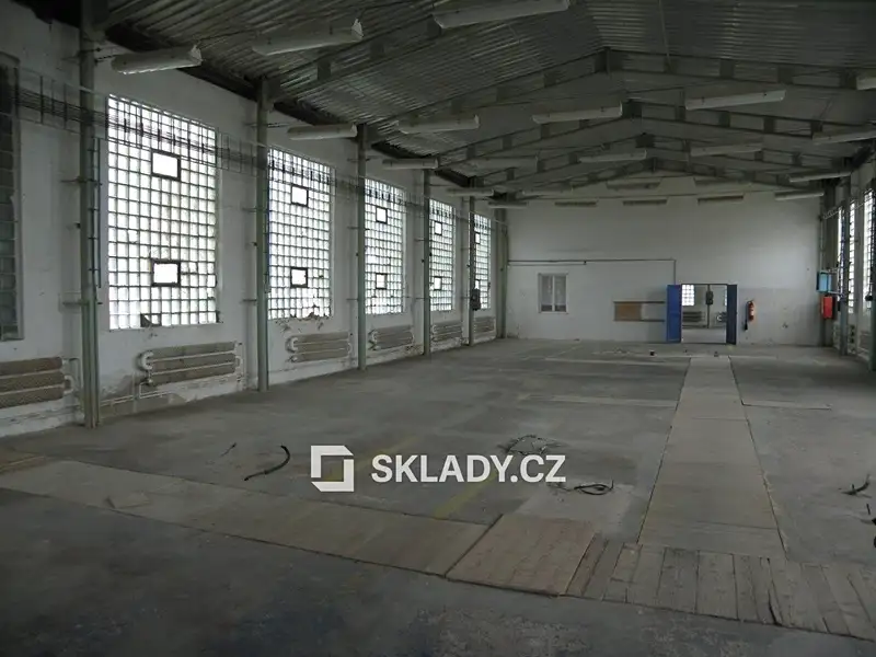Pronájem skladového prostoru 456 m², Žalany – náhled fotky 3