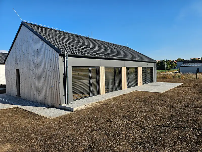 Prodej rodinného domu 108 m², pozemek 669 m², Lešany – náhled fotky 1