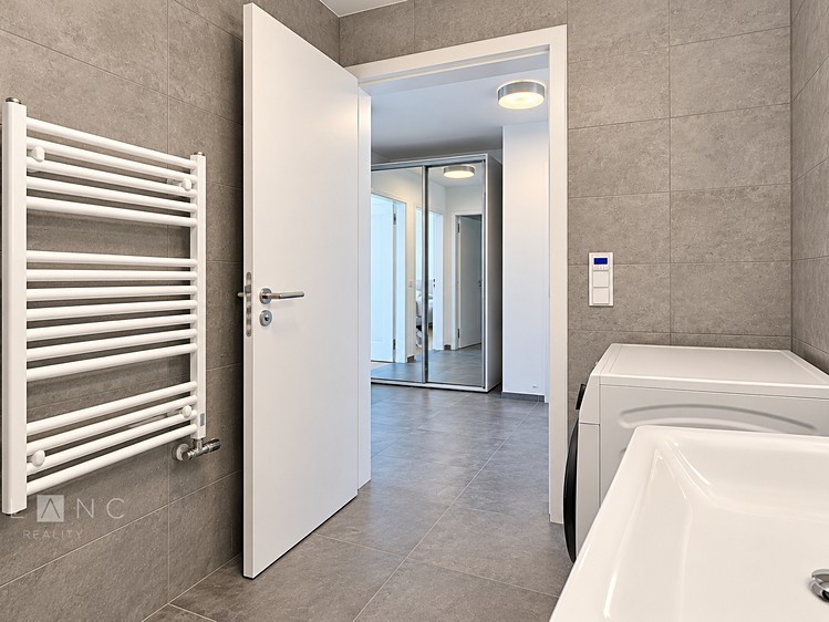 Pronájem bytu 2+kk, 60 m² (10 z 41)