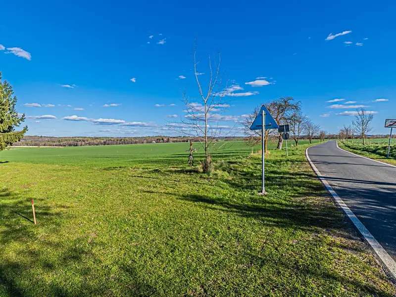 Prodej stavebního pozemku 1469 m², Bečváry – náhled fotky 3