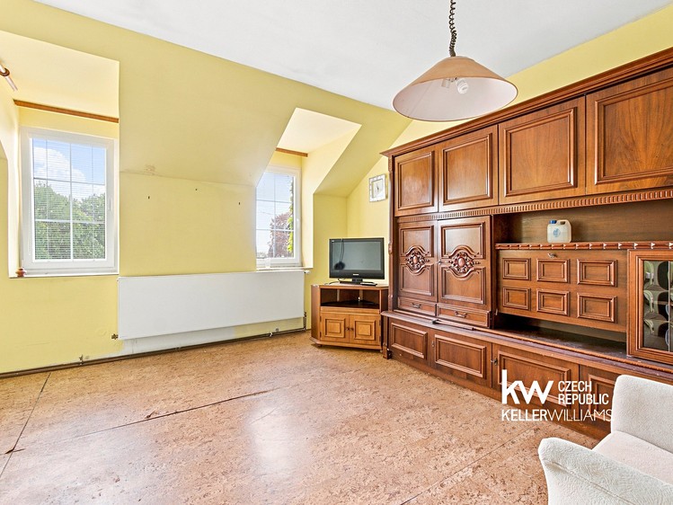 Комерційне приміщення на продаж, 1 601 м² (52 з 100)
