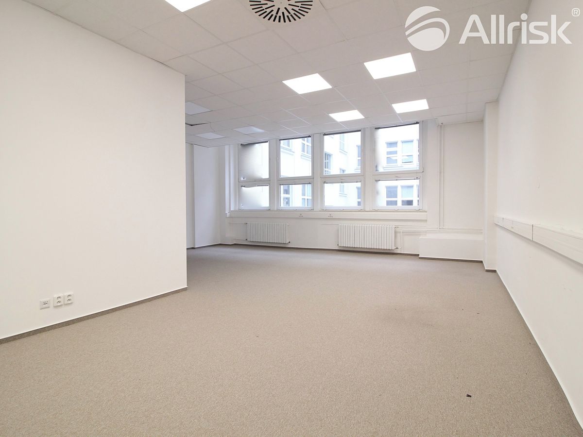 Pronájem kanceláře 15 m², Brno – fotka 1 z 3