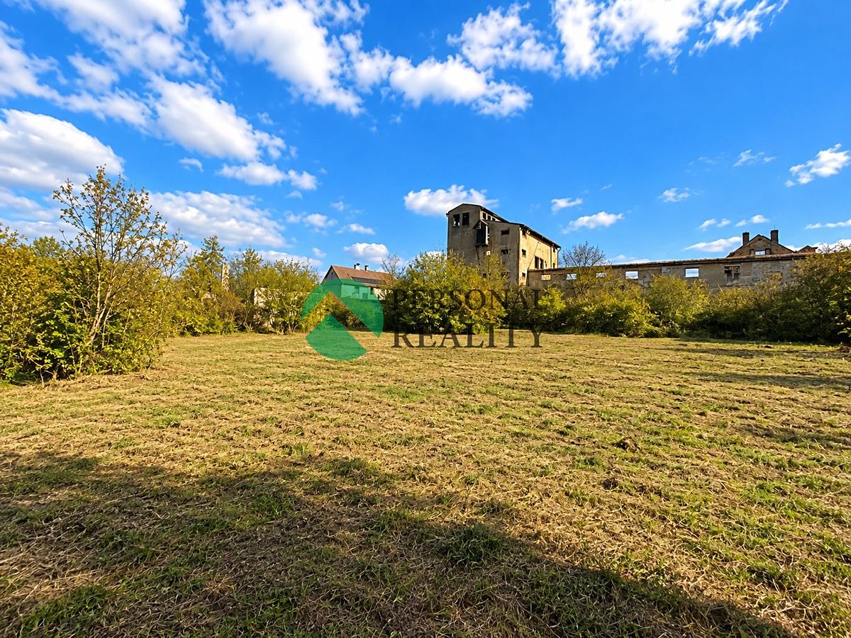 Prodej stavebního pozemku 8775 m², Podbořany – fotka 1 z 3