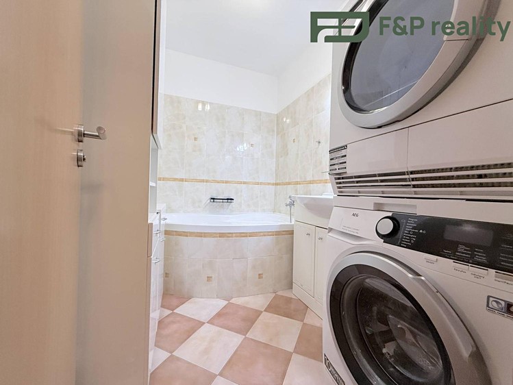 Квартира 4+kk на продаж, 84 м² (12 з 24)