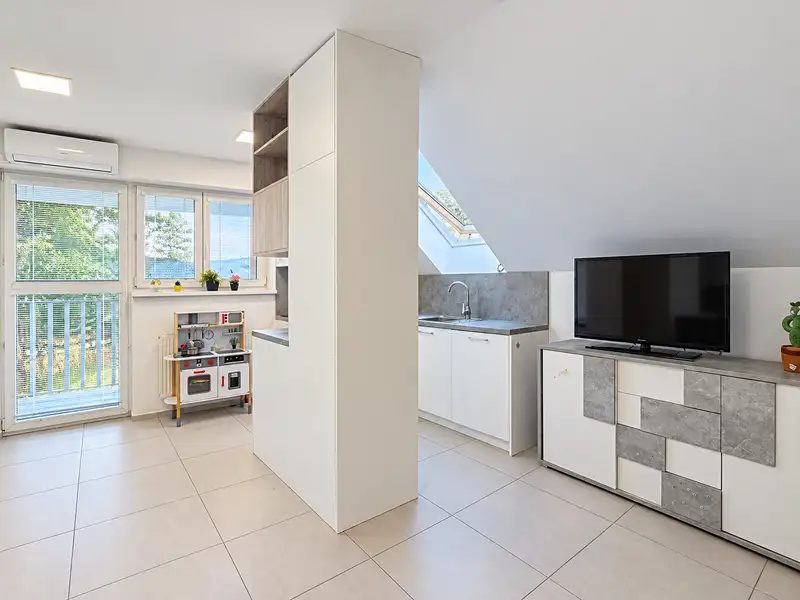 Pronájem bytu 3+kk 80 m², Fryšták – náhled fotky 2