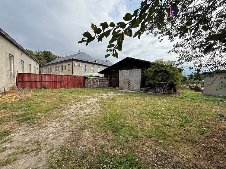 Gewerbefläche zum Kauf, 1.585 m² (2 von 7)