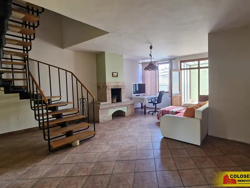 Prodej rodinného domu 350 m², pozemek 224 m², Pohořelice – náhled fotky 1
