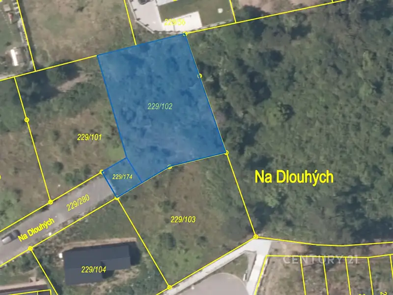 Prodej stavebního pozemku 893 m², Králův Dvůr – náhled fotky 1