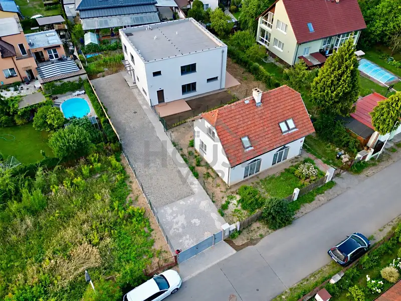 Prodej rodinného domu 120 m², pozemek 367 m², Praha – náhled fotky 1