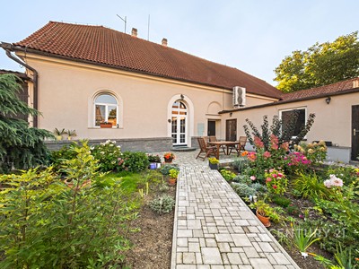Haus zum Kauf, 453 m² (3 von 39)