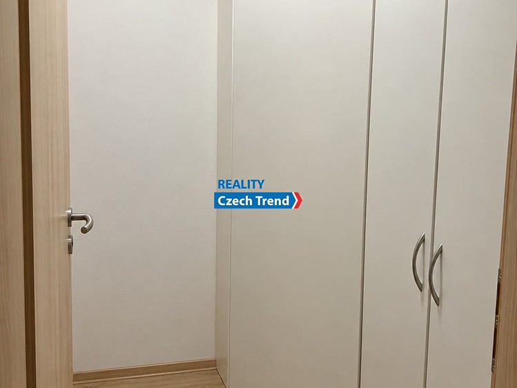 Квартира 1+kk в оренду, 38 м² (6 з 10)