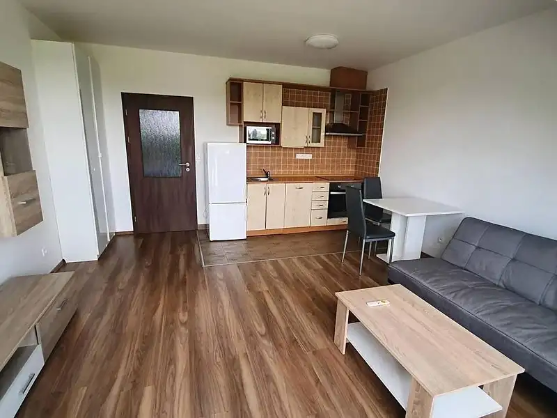 Prodej bytu 1+kk 35 m², Praha – náhled fotky 1