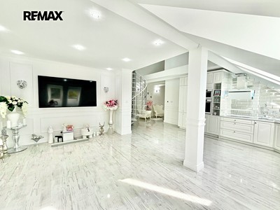 Pronájem bytu 2+kk, 97 m² (3 z 16)