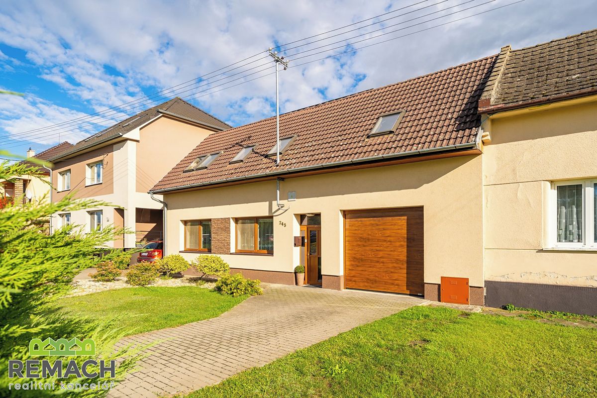 Prodej rodinného domu 126 m², pozemek 870 m², Babice – fotka 1 z 3
