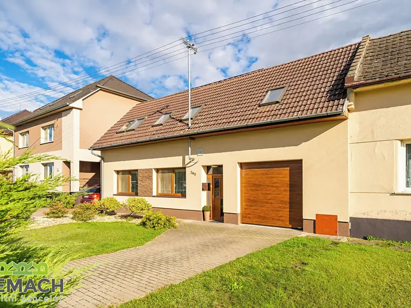 Prodej rodinného domu 126 m², pozemek 870 m², Babice – náhled fotky 1